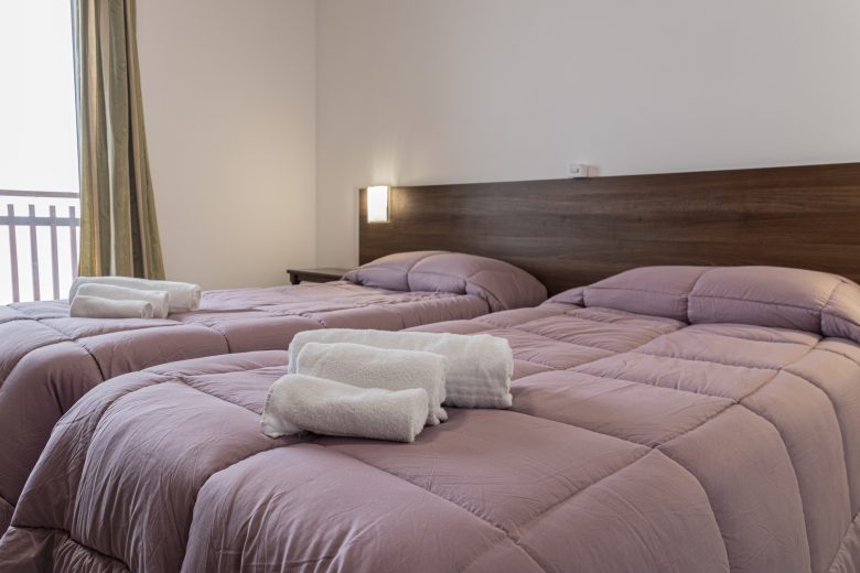 camera vista piste da sci prato nevoso